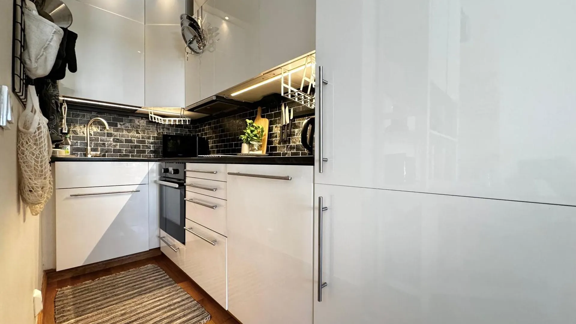 Apartment Hello Helsinki - Kallio Home